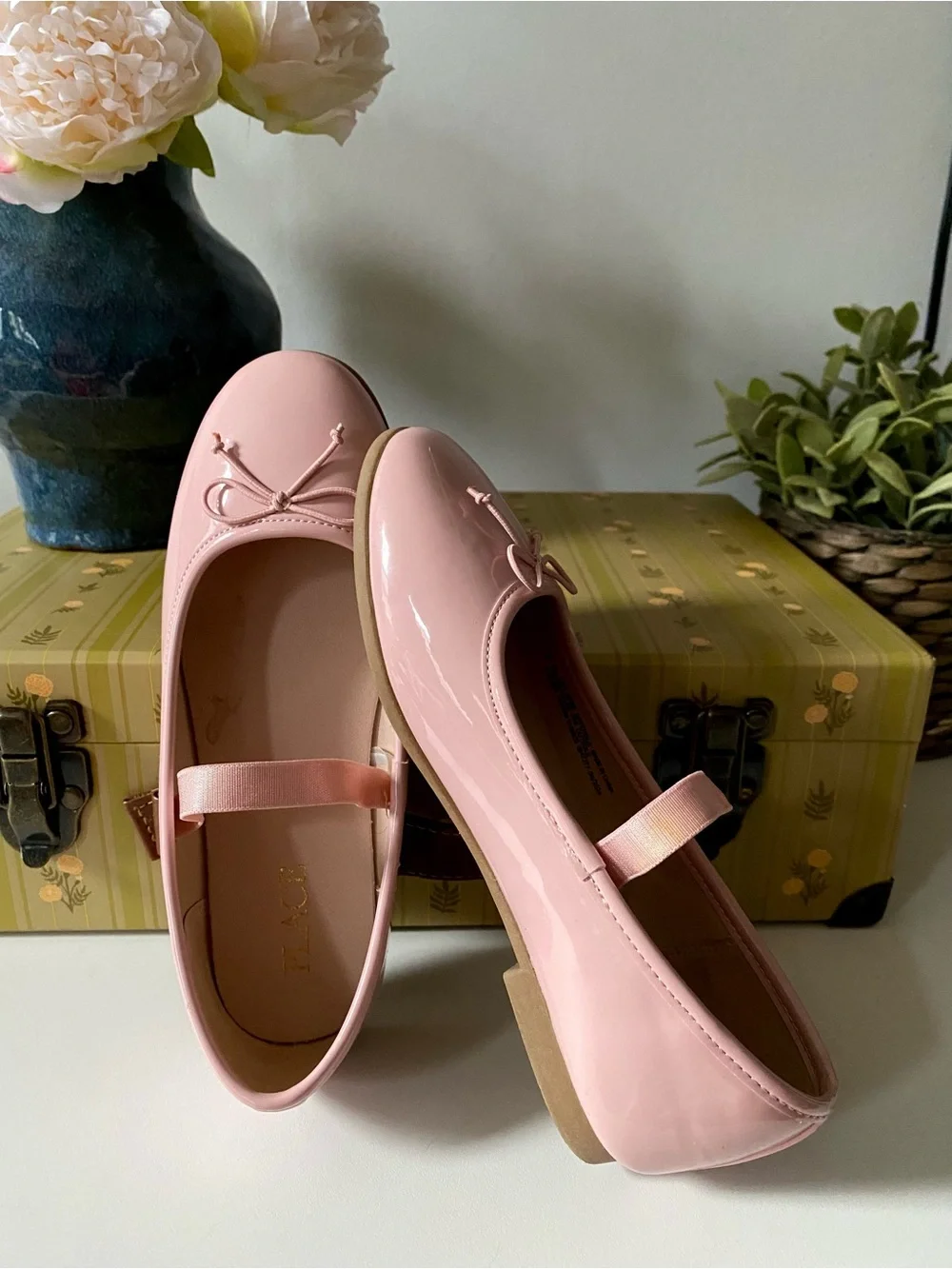 The Children's Place Pink Patent Ballet Flats with Bow Size 2